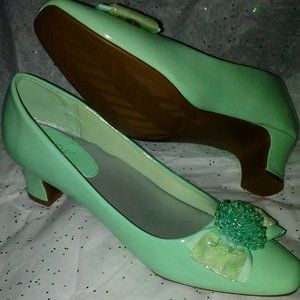 It's OK lime green patent leather low pump heels